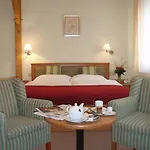 Castle Hotel